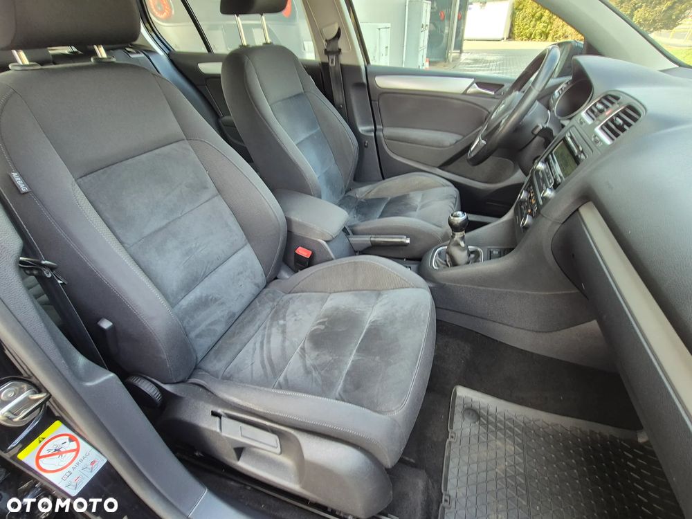 Volkswagen Golf 1.4 TSI BMT Comfortline - 32