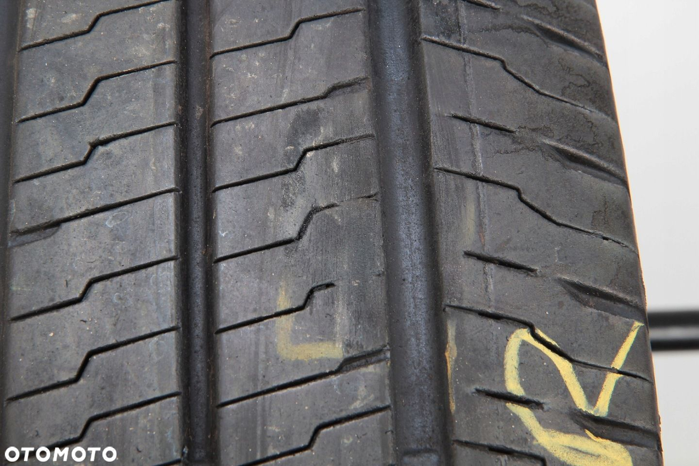 235/65R16C Continental VAN CONTACT ECO 115/113R 7-7,5mm KOMPLET DK298A - 7