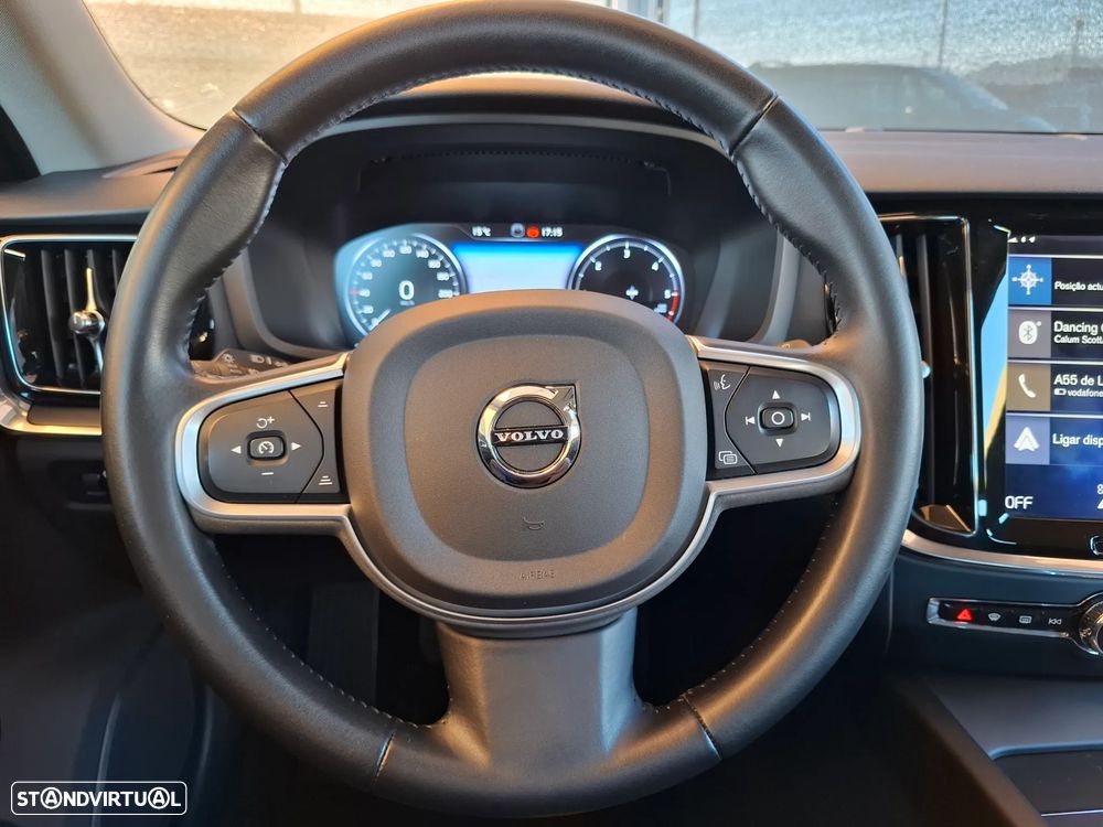 Volvo V60 2.0 D3 Momentum - 28
