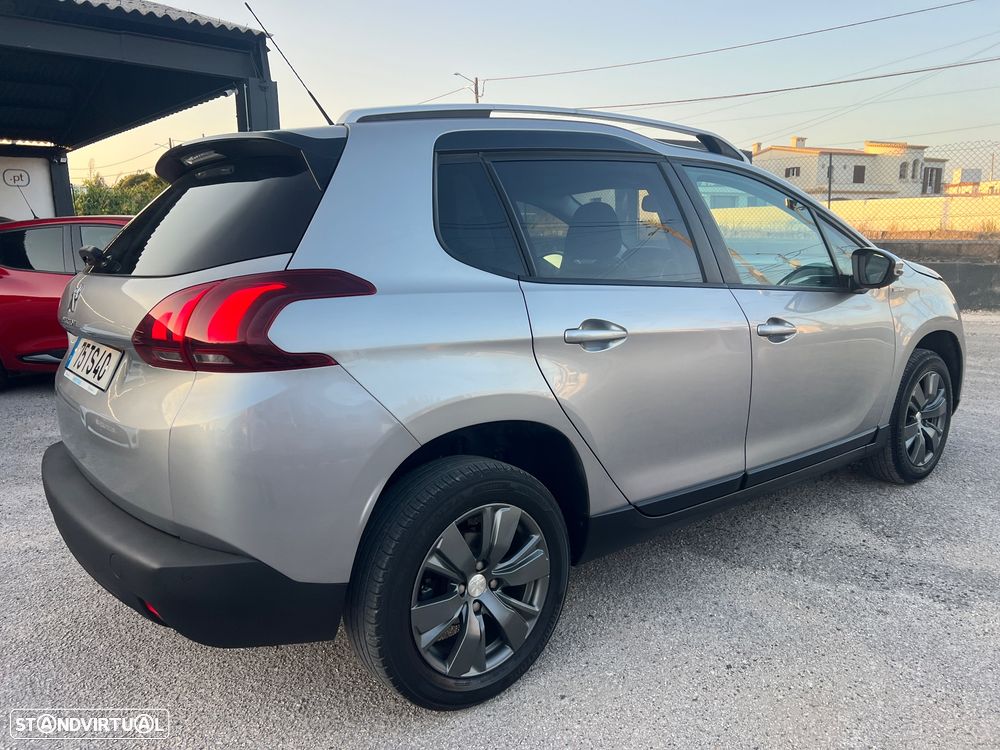 Peugeot 2008 1.2 PureTech Style - 32