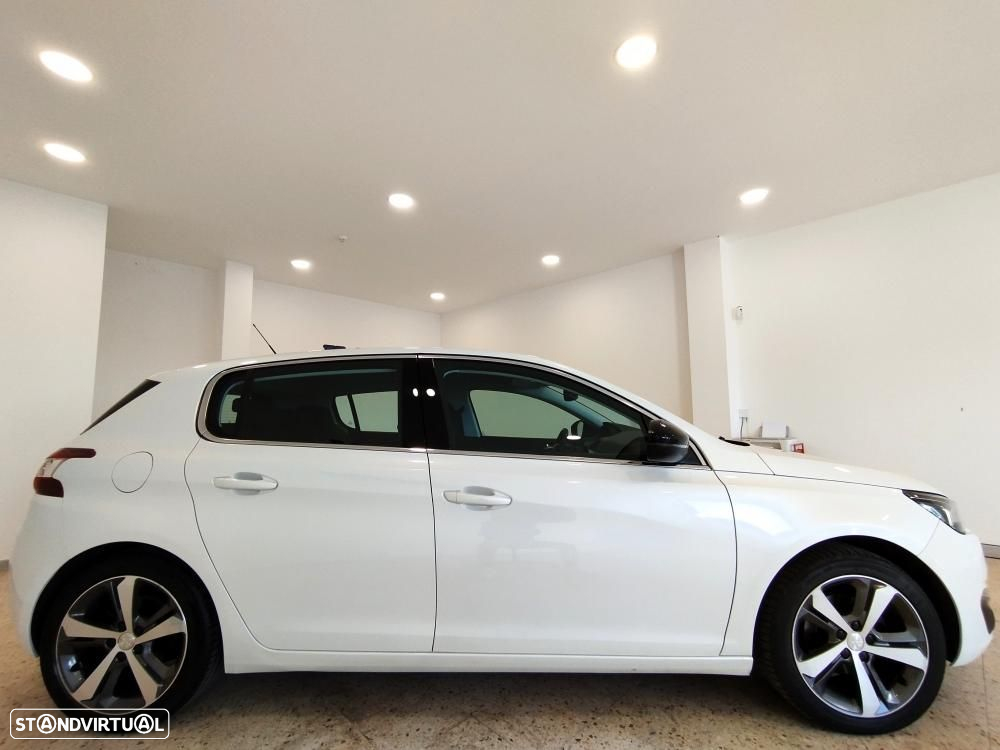 Peugeot 308 1.2 PureTech Allure - 18