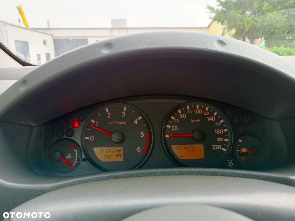Nissan Navara 2.5 D XE - 2