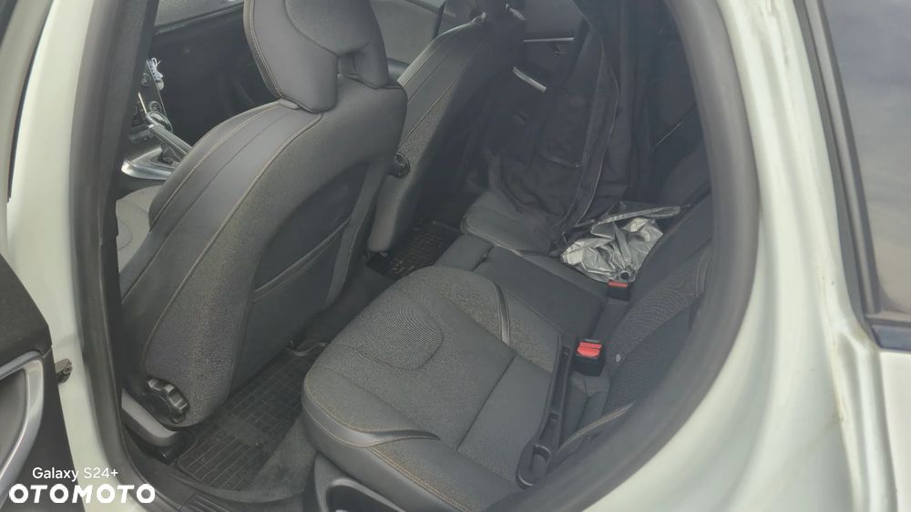 Volvo V40 Cross Country D4 Geartronic Momentum - 10