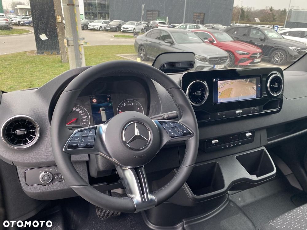 Mercedes-Benz Sprinter - 9