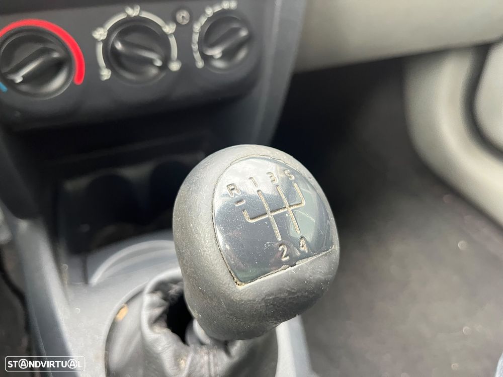 Renault Clio 1.2 16V Expression - 12