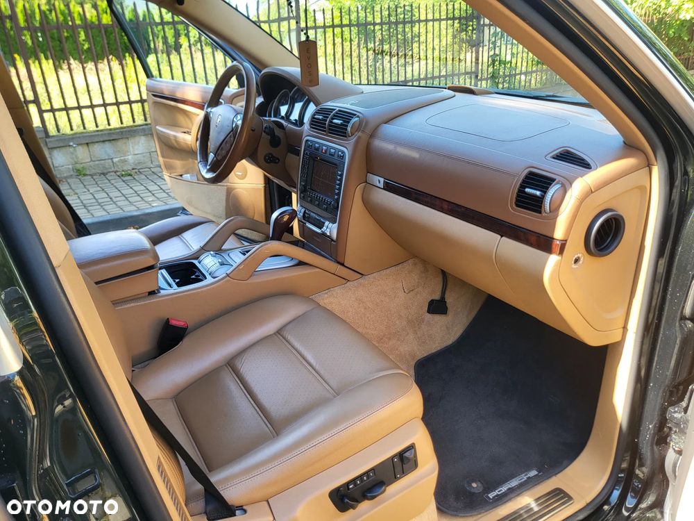 Porsche Cayenne - 7