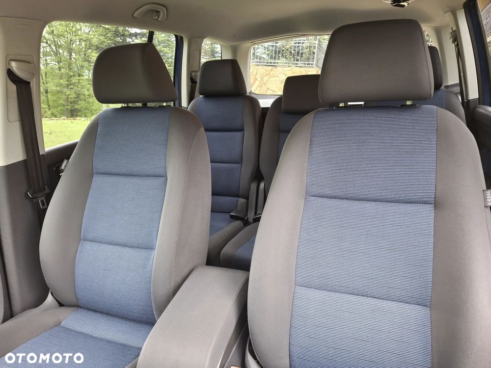 Volkswagen Touran 1.6 Basis - 33