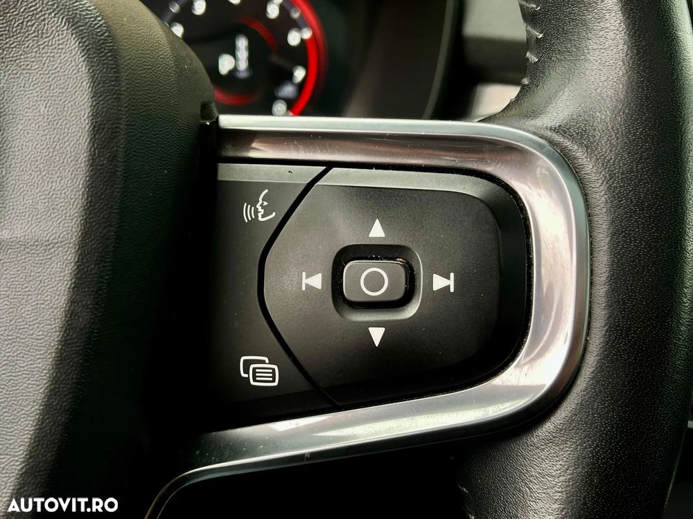 Volvo XC 40 T5 AWD Momentum - 23