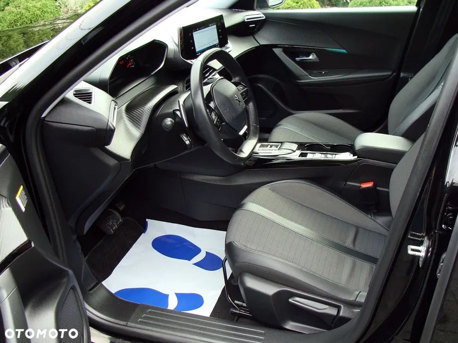 Peugeot 2008 BlueHDi 130 Allure S&S EAT8 - 17