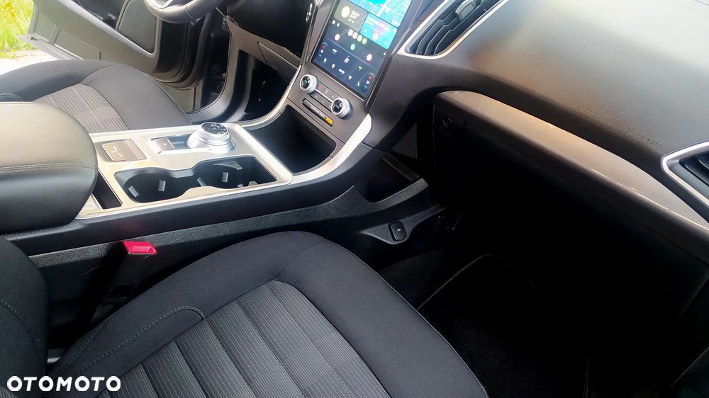 Ford Edge - 32