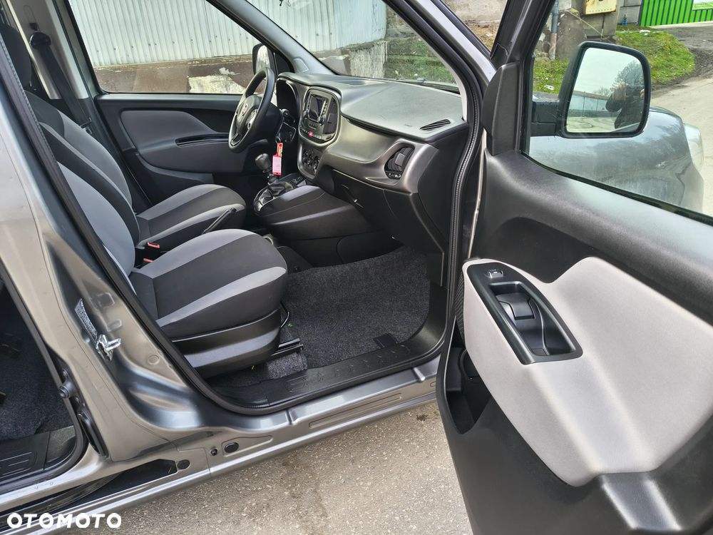Fiat Doblo 1.4 16V Emotion - 12