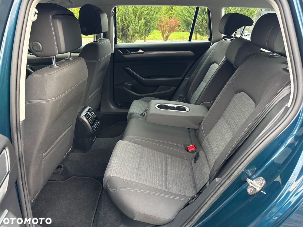 Volkswagen Passat 2.0 TDI SCR DSG Comfortline - 20