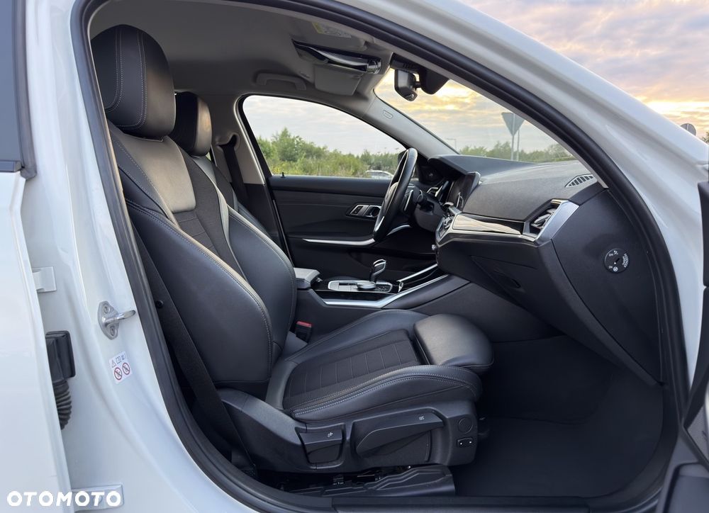 BMW Seria 3 320d MHEV Sport Line - 36