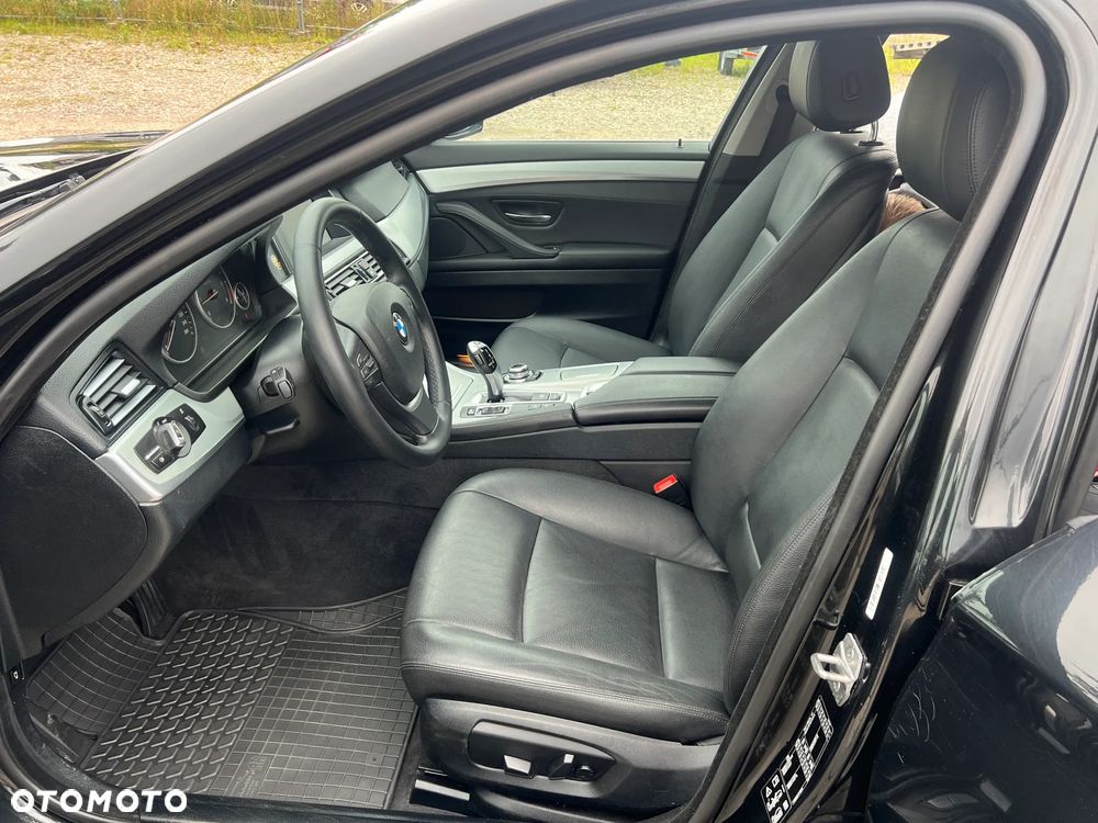 BMW Seria 5 520d xDrive Sport Line - 13