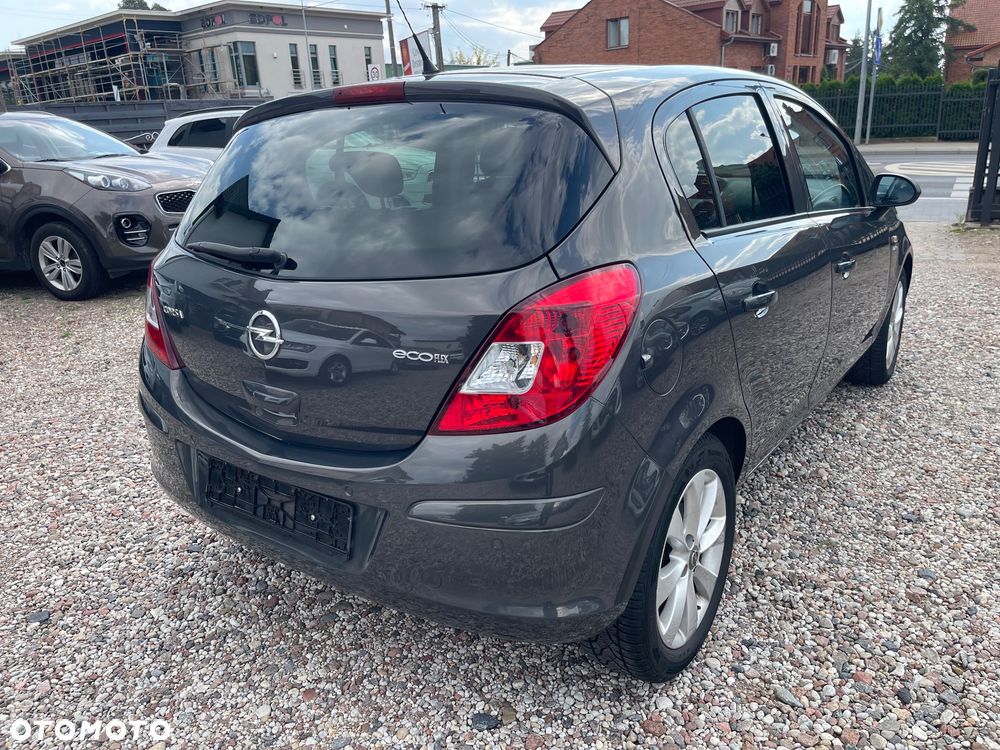 Opel Corsa 1.2 16V Cosmo - 6