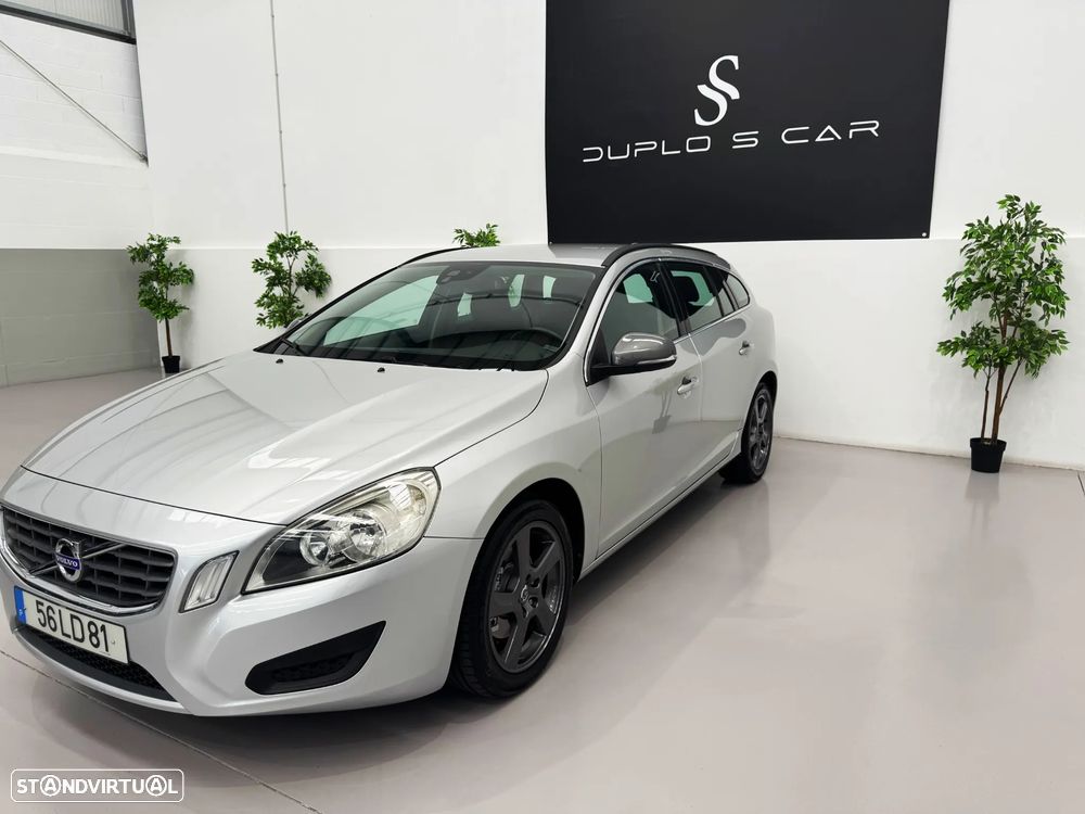 Volvo V60 2.0 D3 Momentum - 6