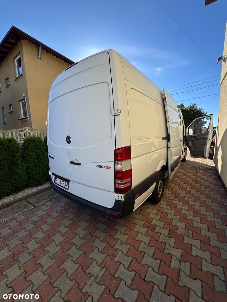 Mercedes-Benz Sprinter 2011