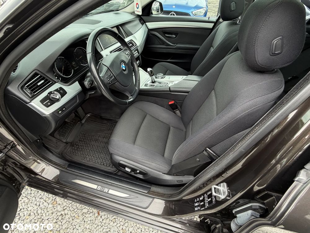 BMW Seria 5 520d xDrive - 26