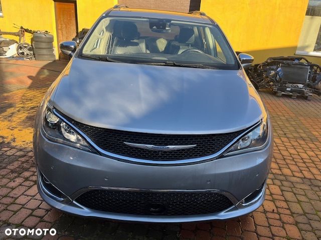 Chrysler Pacifica - 3