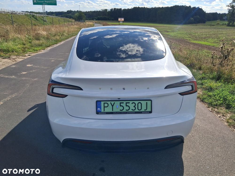 Tesla Model 3 - 4