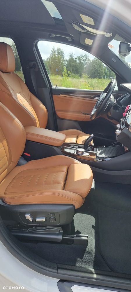 BMW X3 xDrive30i Luxury Line - 7