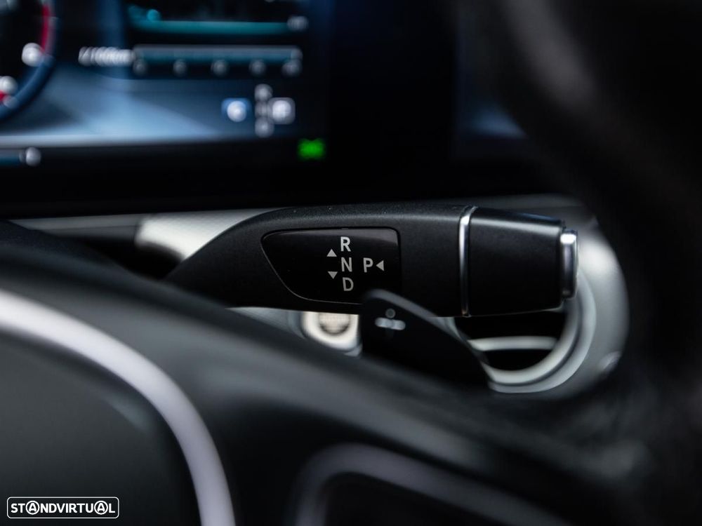 Mercedes-Benz E 220 — fotografia 17