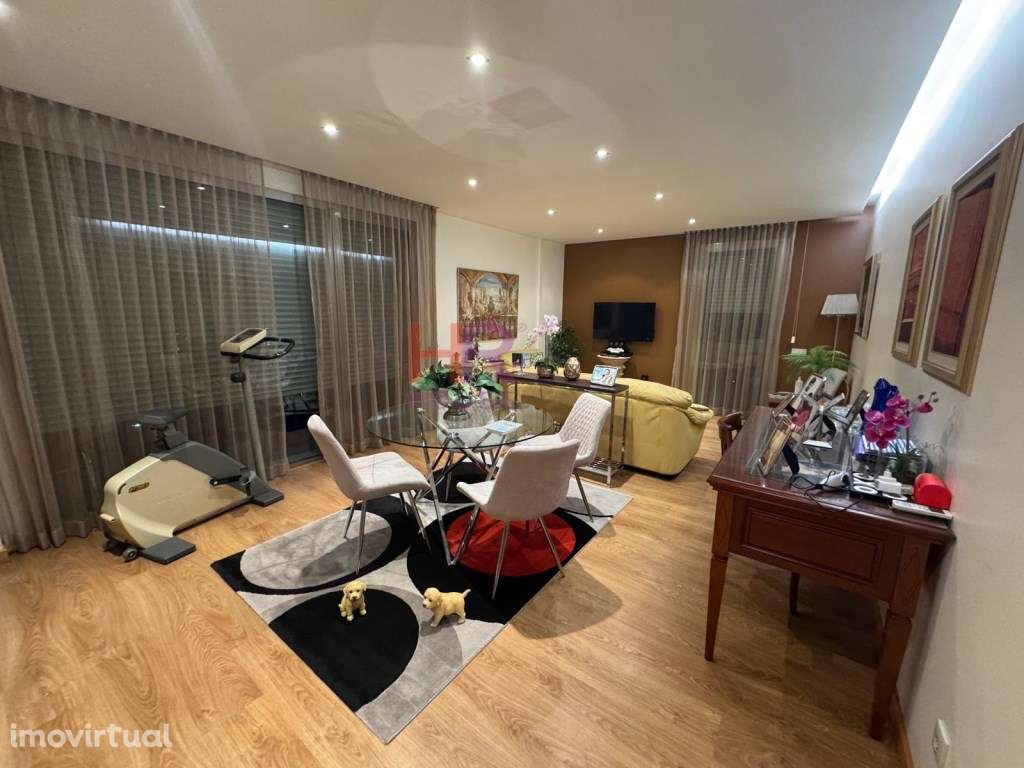 Arrenda-se T3 na urbanização Quinta da Portela com garagem. - Grande imagem: 4/15