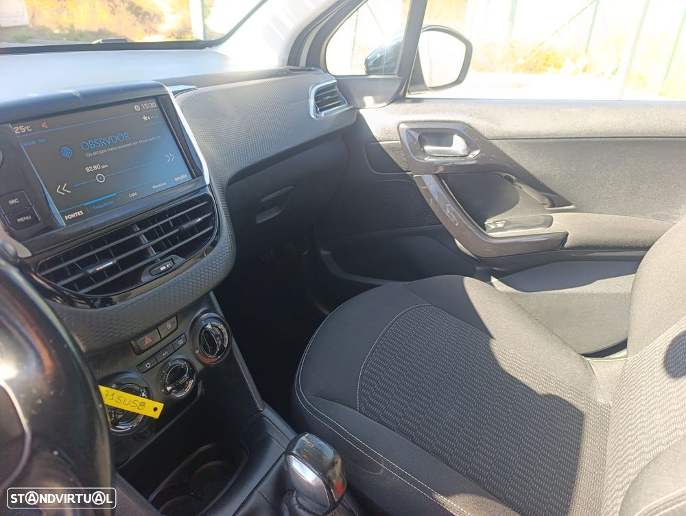 Peugeot 208 1.2 PureTech Style - 13