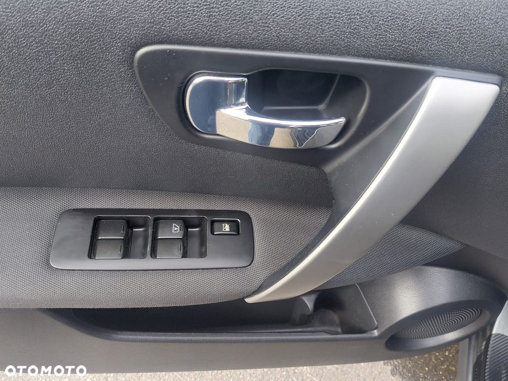 Nissan Qashqai 2.0 4x4 Tekna CVT - 11