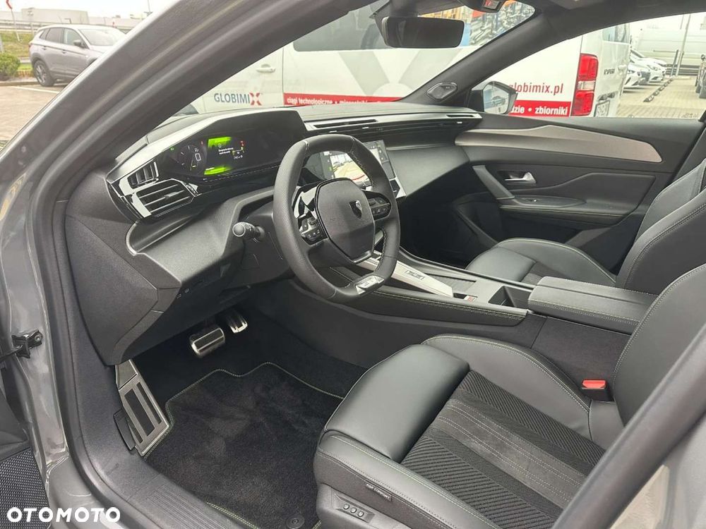Peugeot 408 - 15