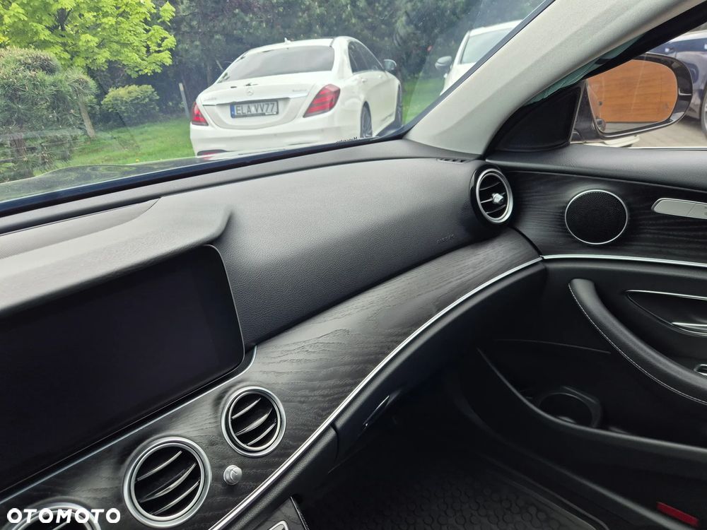 Mercedes-Benz Klasa E - 17