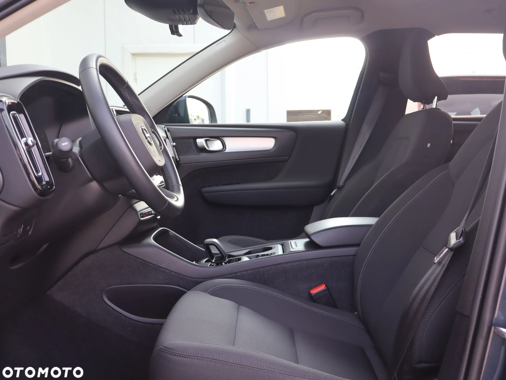 Volvo XC 40 B4 B Momentum Pro - 14