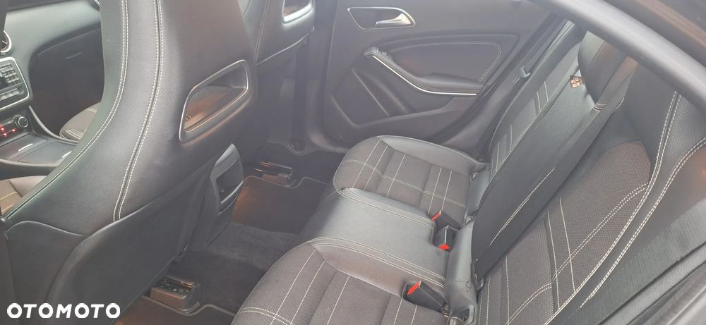 Mercedes-Benz Klasa A 180 7G-DCT AMG Line - 15