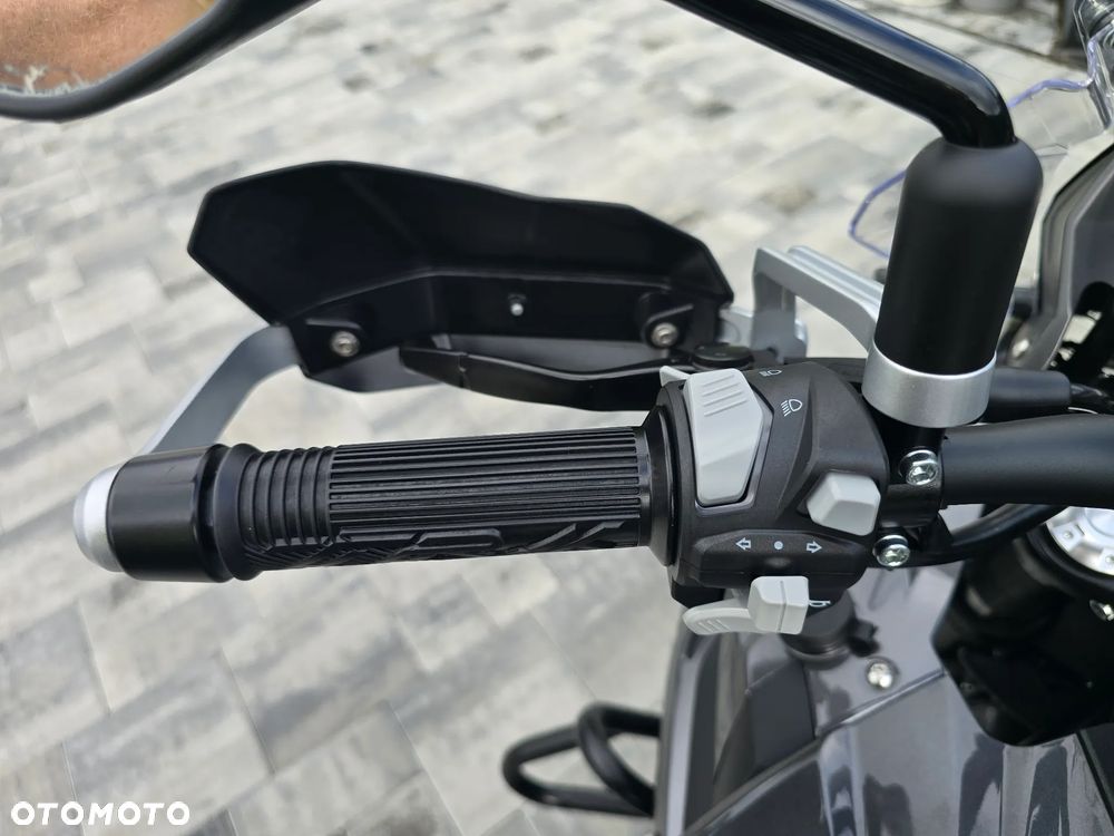 Benelli TRK 502 - 18
