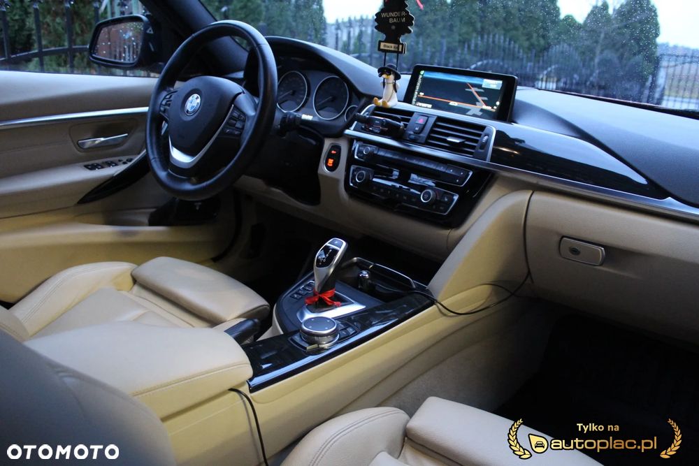 BMW Seria 3 328i Luxury Line - 13