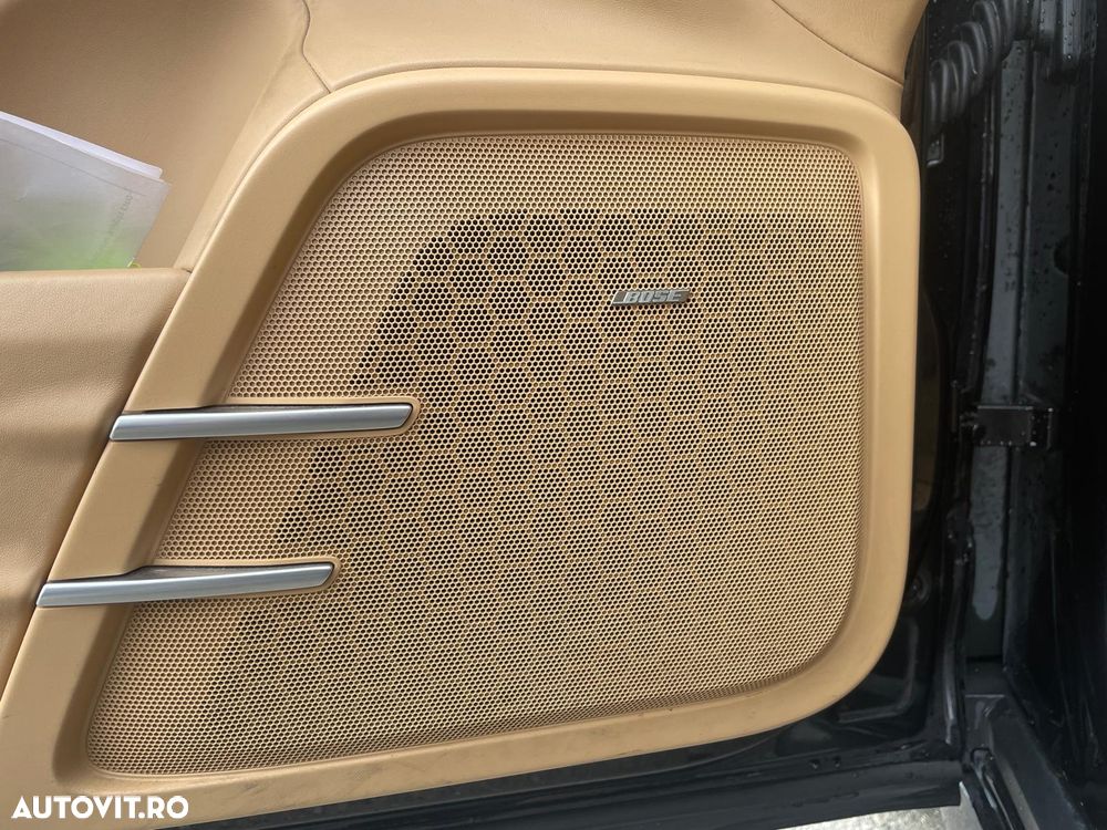 Porsche Cayenne 3.0 L - 2