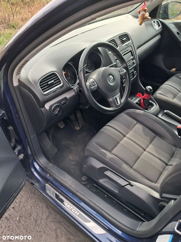 Volkswagen Golf - 11