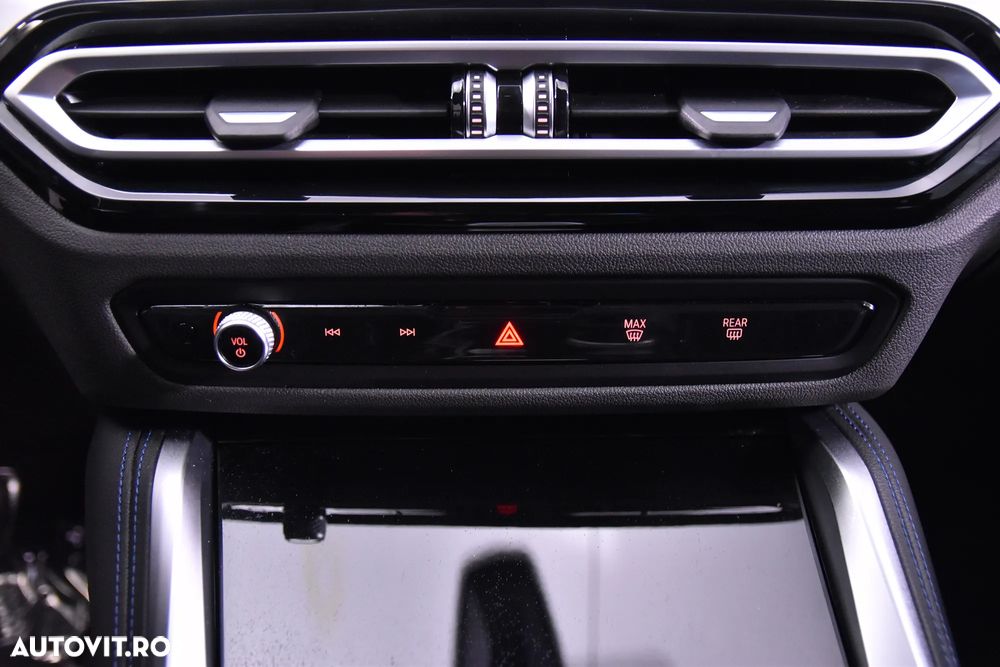 BMW M2 M240i xDrive - 18
