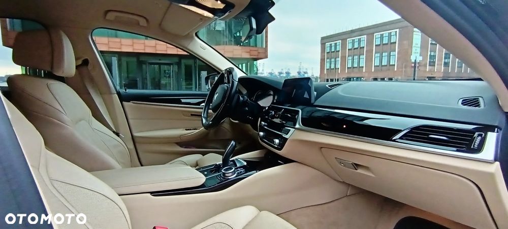 BMW Seria 5 520d Luxury Line sport - 12