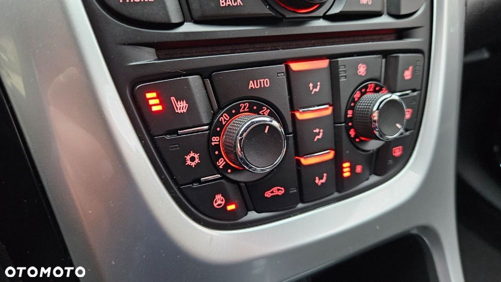 Opel Astra IV GTC 1.6 T SIDI Sport S&S - 30