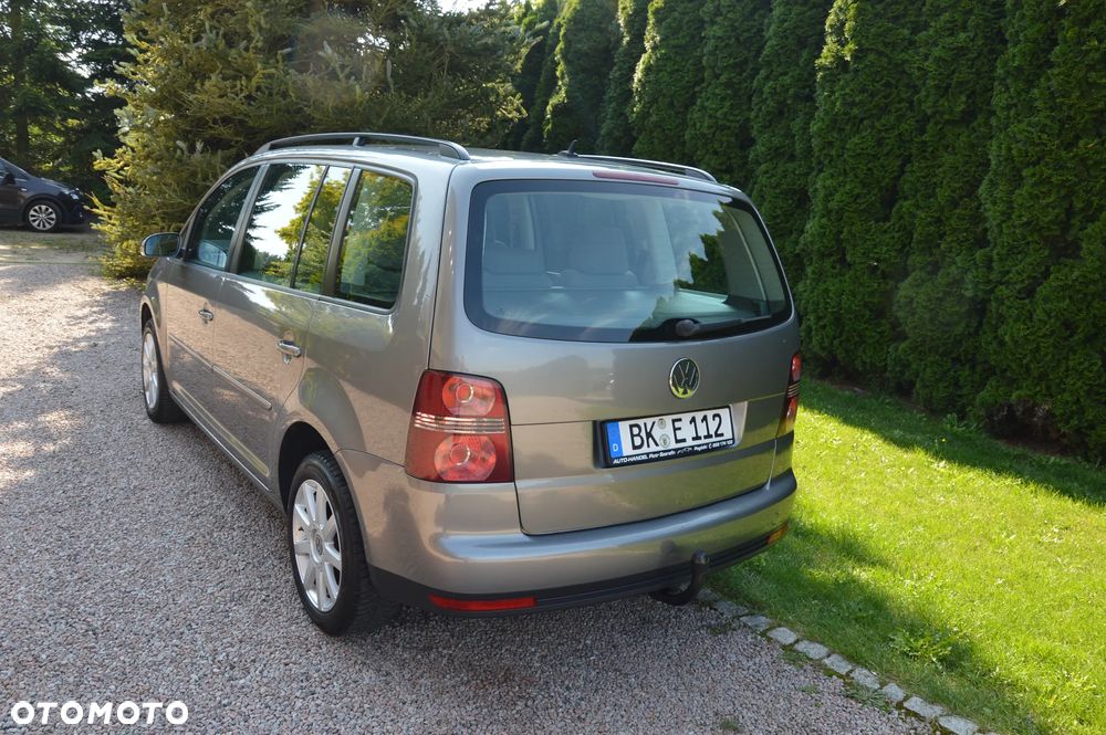 Volkswagen Touran - 22