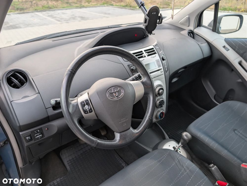 Toyota Yaris 1.3 VVT-i Multi Mode Sol - 11