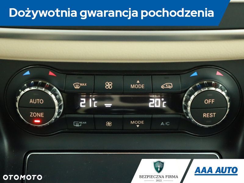 Mercedes-Benz GLA - 22