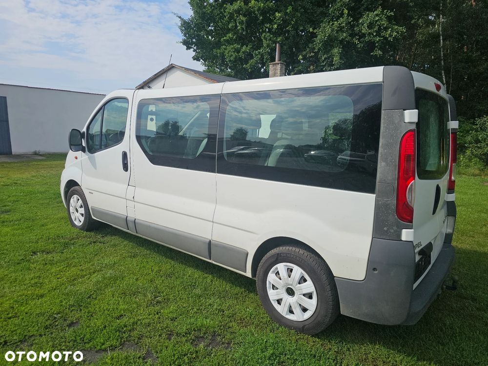 Opel Vivaro - 8