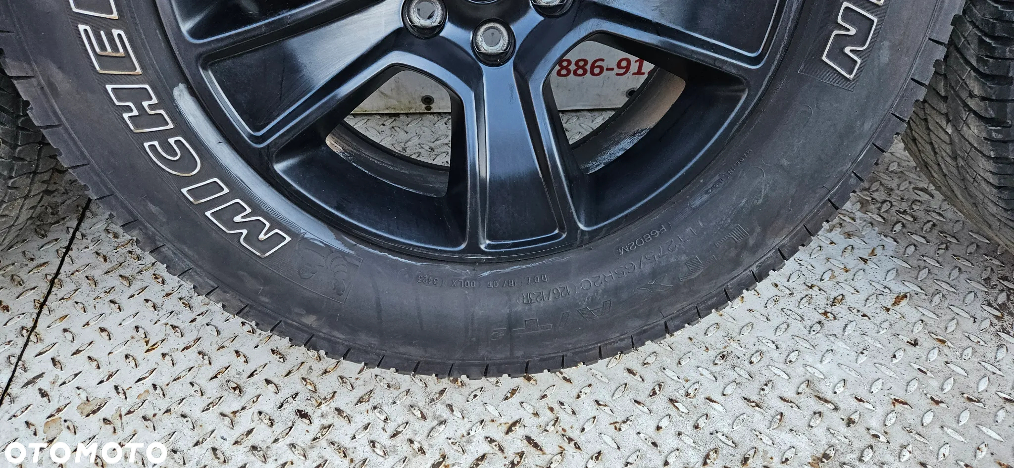 RAM 1500 V 5 2019-  Felgi aluminiowe Komplet felg Alufelgi 275/65/20 R20 20 Cali Felga 5YD55TRMAA 6x139.7 Opona bardzo ładna DOT 34/23 michelin - 14