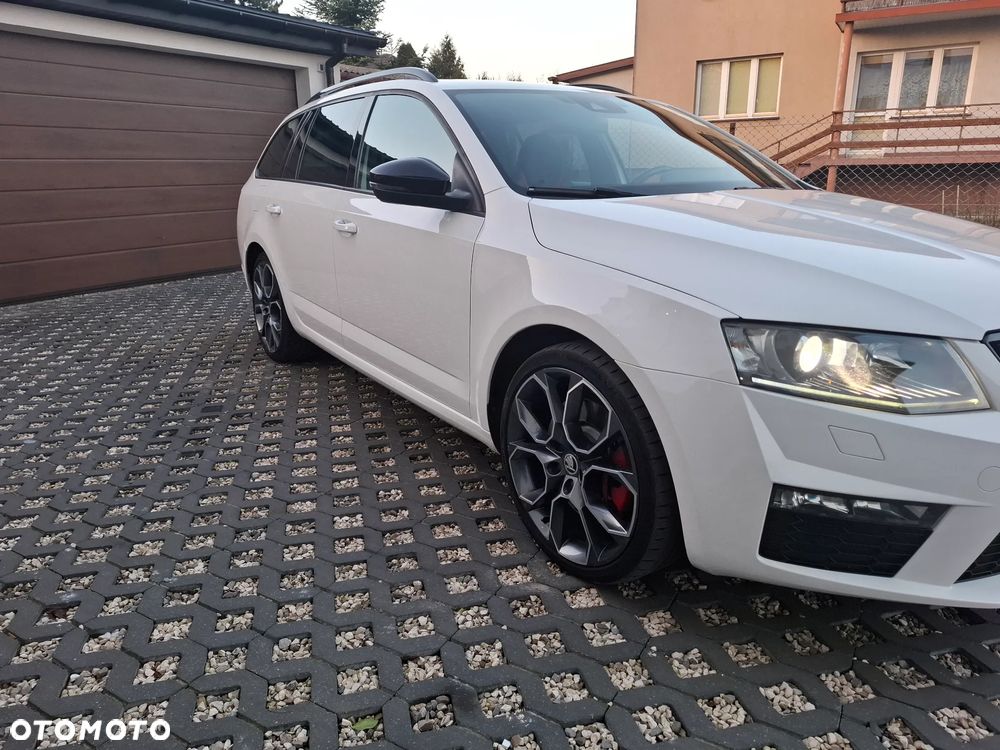 Skoda Octavia 2.0 TDI DSG RS - 8