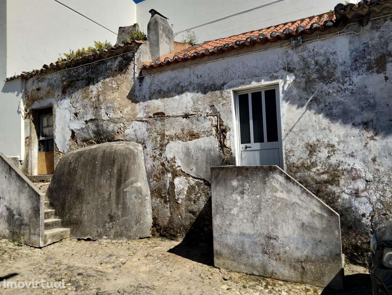 Duas moradias em uma na Vila Franca do Rosário - Grande imagem: 2/4
