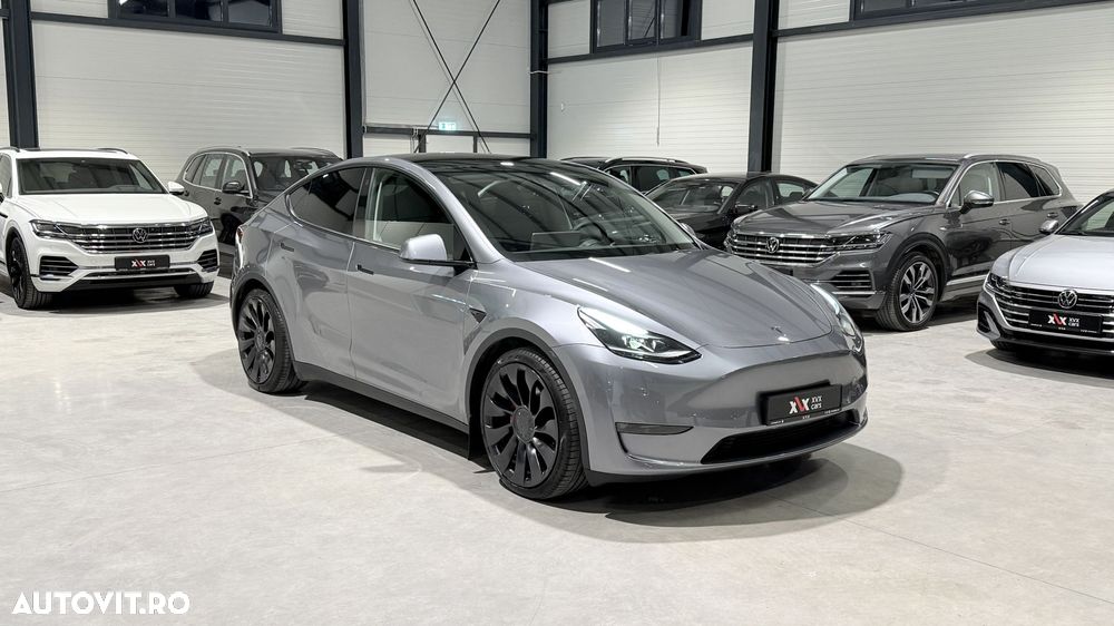 Tesla Model Y Performance Dual Motor AWD - 3
