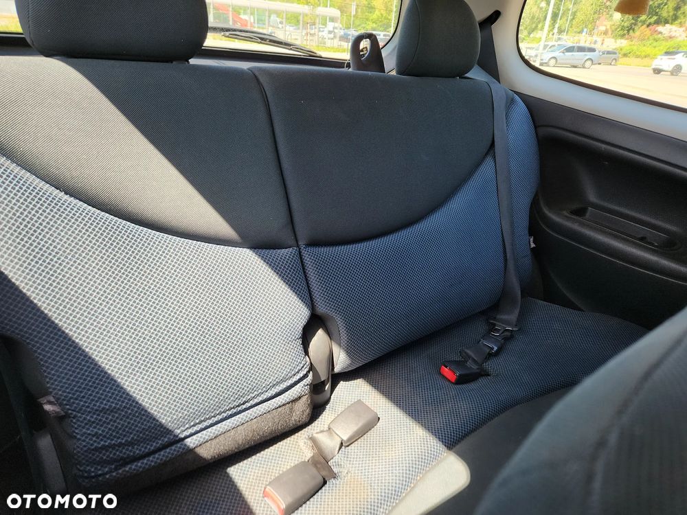 Toyota Yaris 1.0 Sol - 13