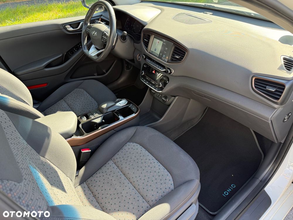 Hyundai IONIQ Premium - 5